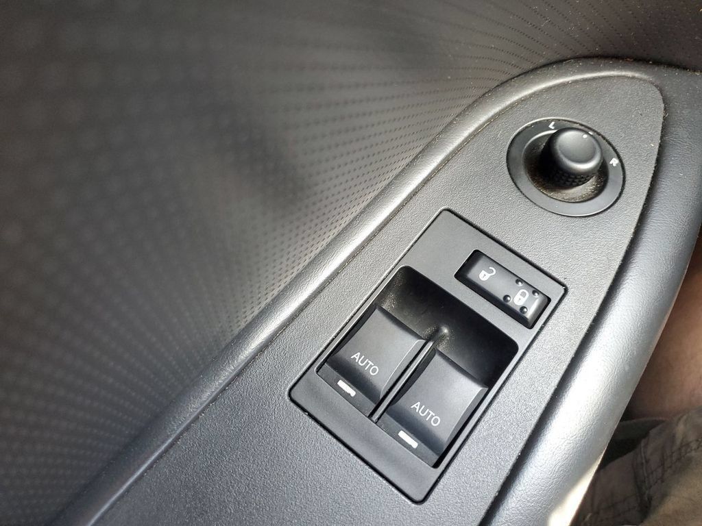 Used 2009 Dodge Challenger R/T RWD image 37