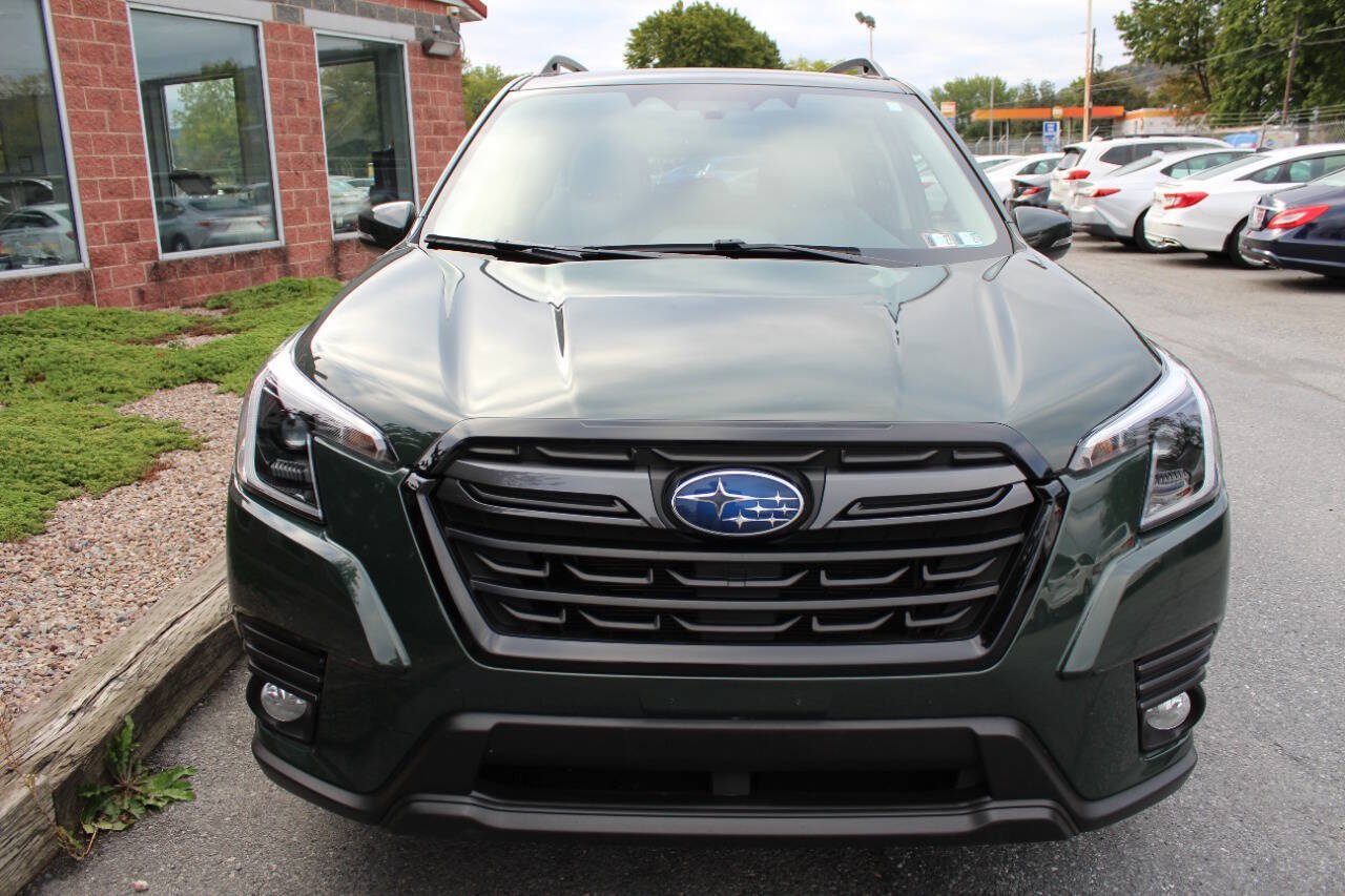 Used 2023 Subaru Forester Limited AWD/4WD image 4