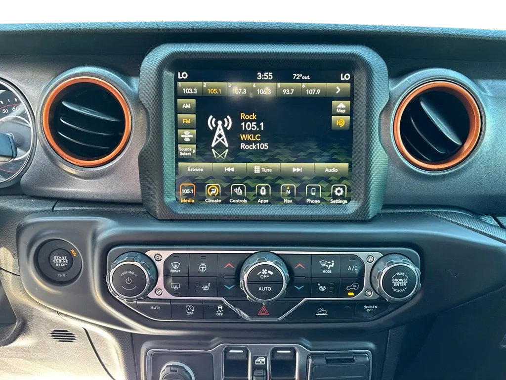 Used 2022 Jeep Gladiator Mojave w/ Cold Weather Group AWD/4WD image 15