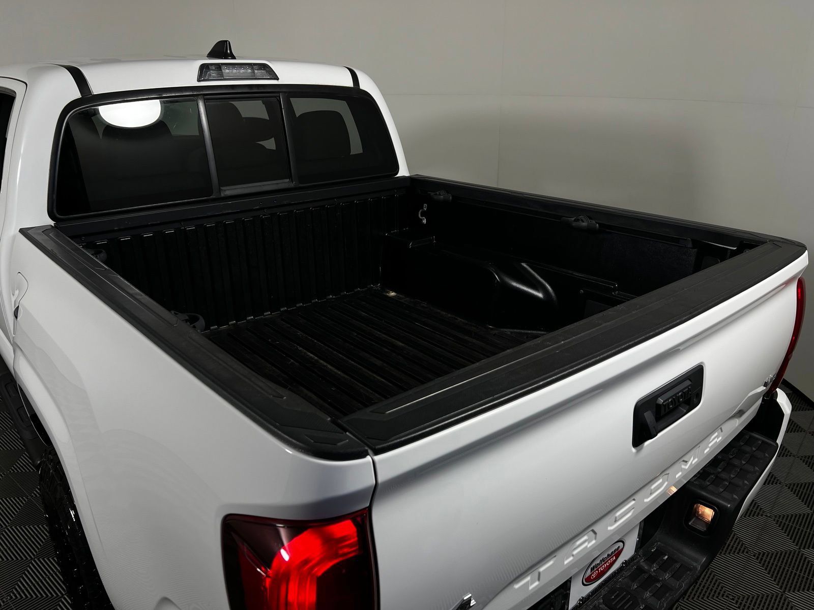 Used 2022 Toyota Tacoma SR AWD/4WD image 21