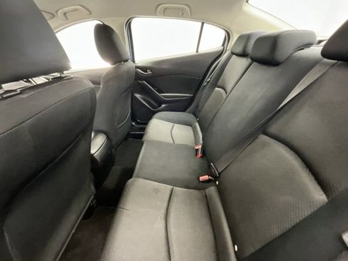 Used 2017 MAZDA MAZDA3 Sport image 4