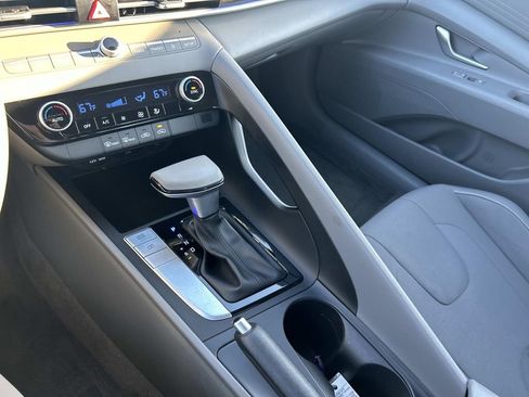 Used 2024 Hyundai Elantra SEL image 24