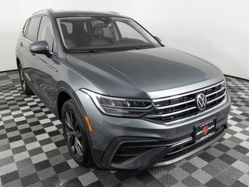 Used 2022 Volkswagen Tiguan SE AWD/4WD image 10