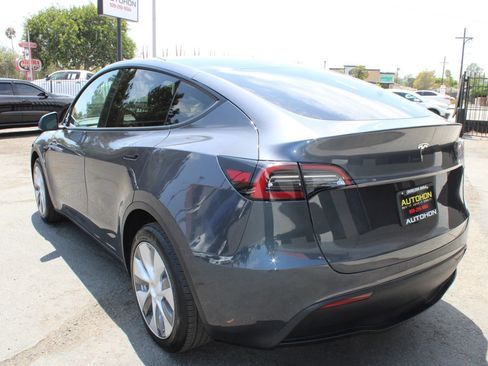 Used 2023 Tesla Model Y Long Range AWD/4WD image 34