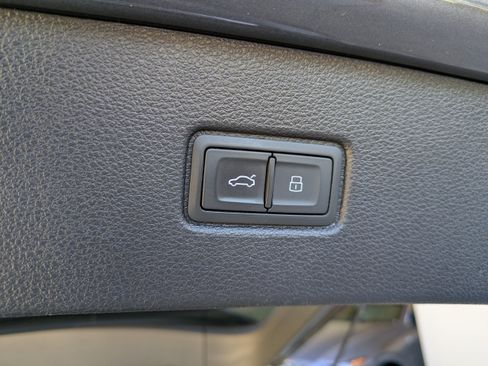 Used 2018 Audi Q7 3.0T Premium Plus image 19