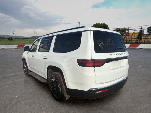 Used 2024 Jeep Wagoneer Series II w/ Flexible Seating Group RWD image 5