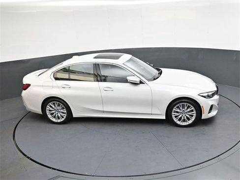 Used 2024 BMW 330e w/ Premium Package image 19