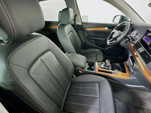 Used 2023 Audi Q5 2.0T Premium w/ Convenience Package AWD/4WD image 8