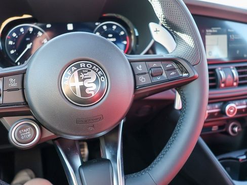 New 2025 Alfa Romeo Giulia Base image 13