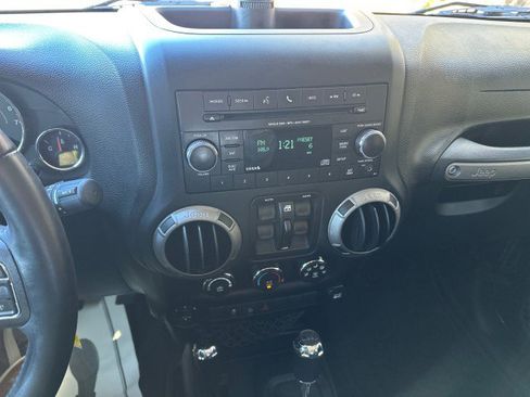 Used 2016 Jeep Wrangler Unlimited Sport image 15
