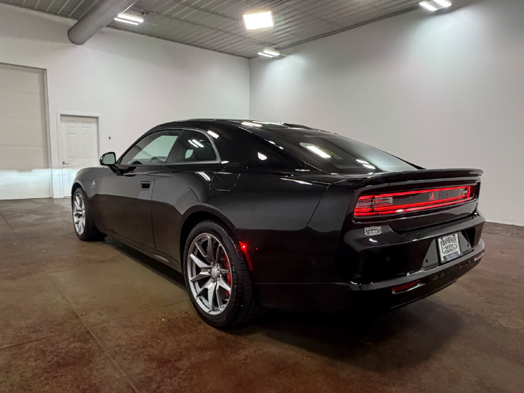 Used 2025 Dodge Charger Daytona Scat Pack w/ Track Pack AWD/4WD image 33
