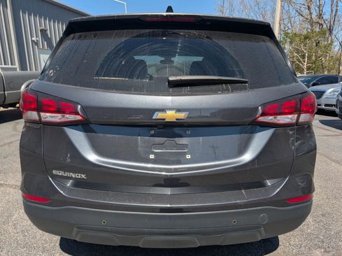 Used 2022 Chevrolet Equinox LS image 3