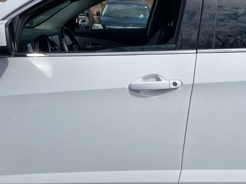 Used 2016 Chevrolet Equinox LT w/ Convenience Package image 4