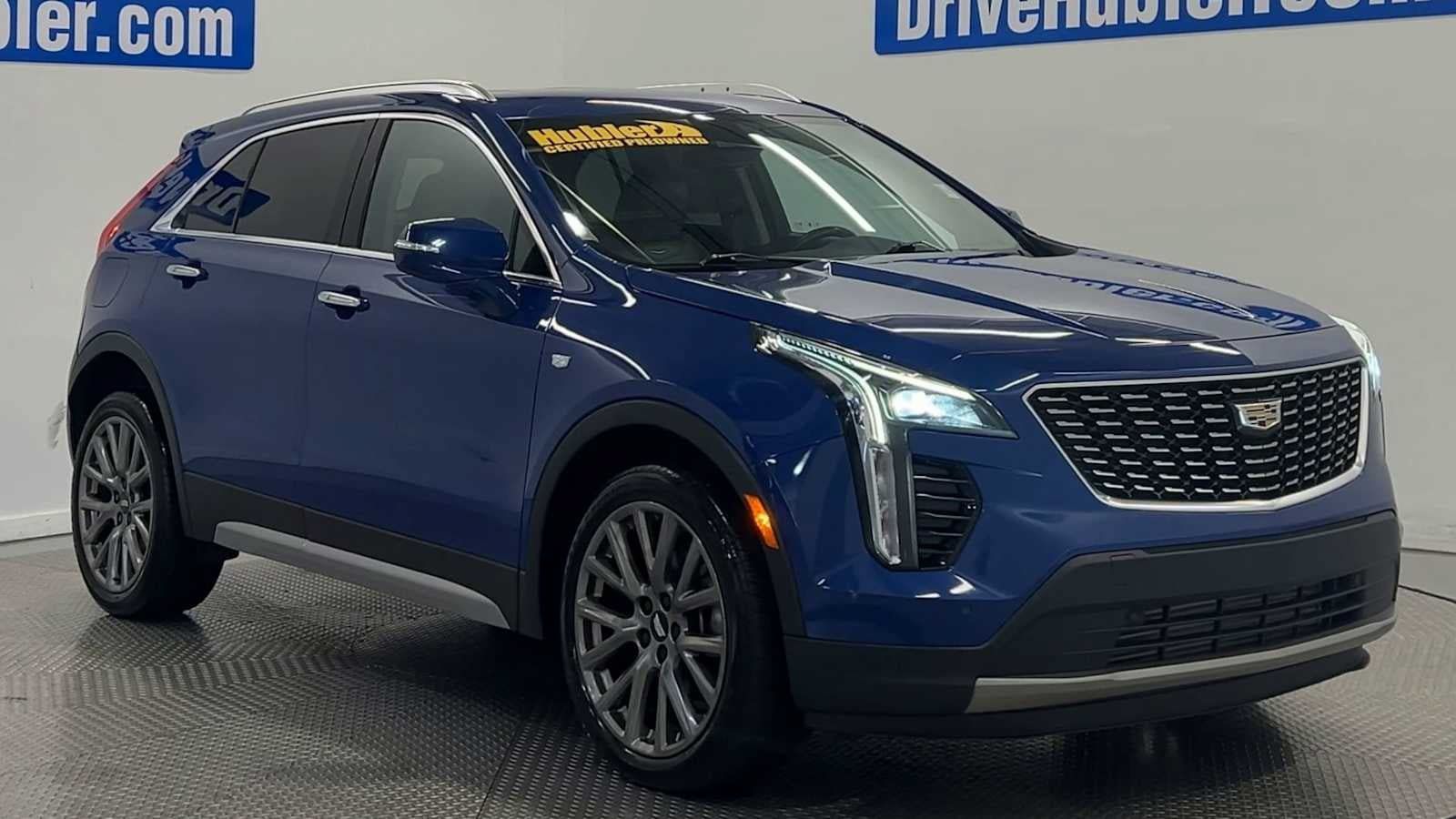 Used 2021 Cadillac XT4 Premium Luxury w/ Cold Weather Package AWD/4WD image 2