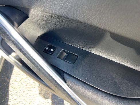 Used 2023 Toyota Corolla Cross XLE image 20