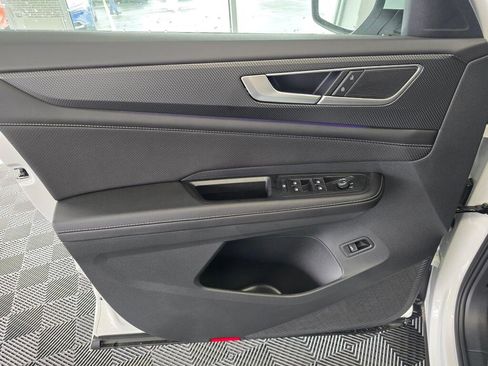 New 2024 Volkswagen Atlas Cross Sport SEL R-Line AWD/4WD image 25