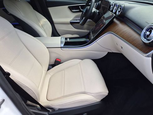 Used 2025 Mercedes-Benz C 300 4MATIC Sedan image 27