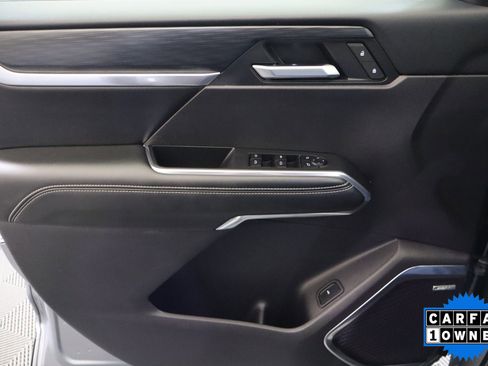 Used 2025 GMC Acadia Elevation image 33