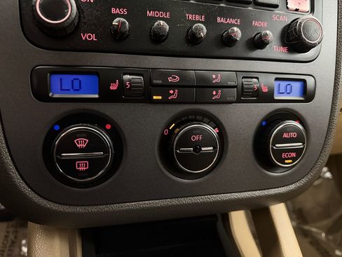 Used 2005 Volkswagen Jetta 2.5 image 13