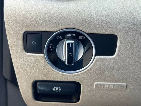 Used 2015 Mercedes-Benz SLK 250 image 33