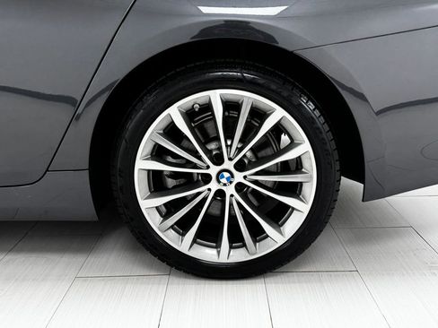 Used 2022 BMW 530i xDrive w/ Convenience Package image 38