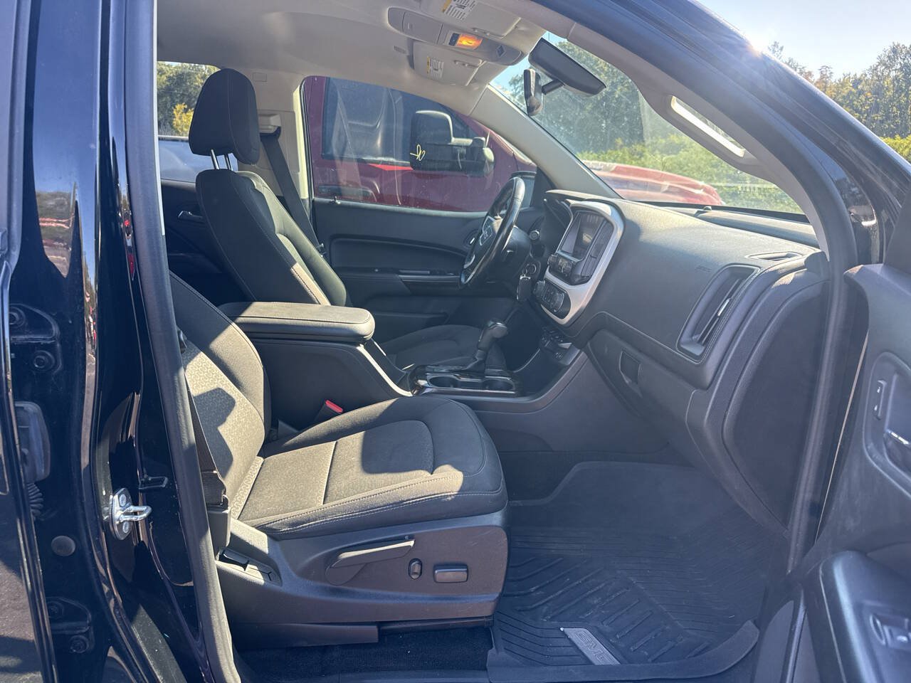 Used 2017 GMC Canyon SLE w/ Nightfall Edition AWD/4WD image 32