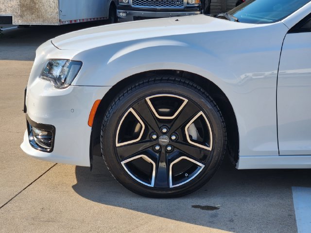 Used 2023 Chrysler 300 S w/ Comfort Group RWD image 15