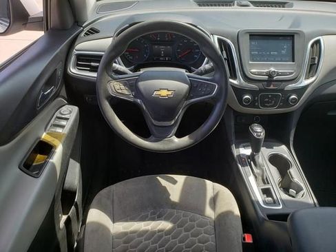Used 2018 Chevrolet Equinox LT AWD/4WD image 16