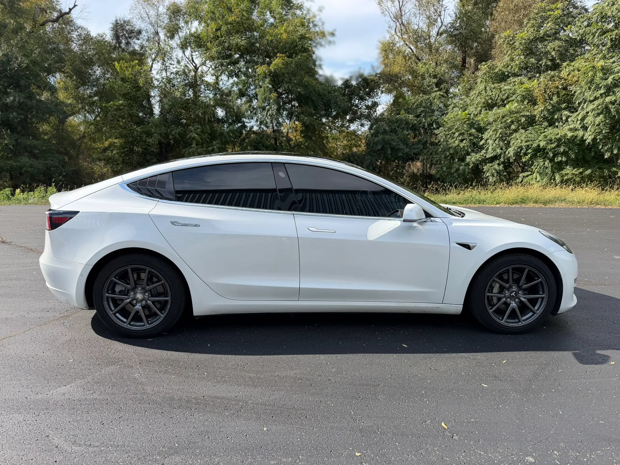 Used 2019 Tesla Model 3 Long Range AWD/4WD image 4