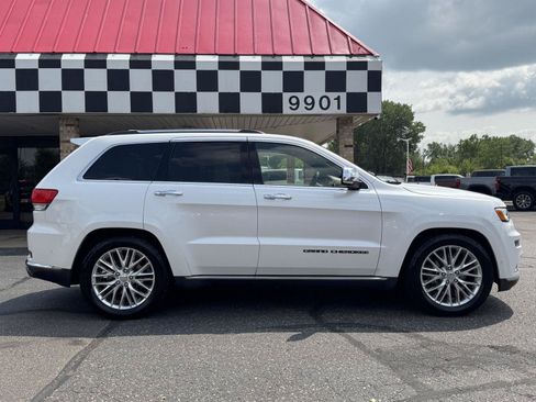 Used 2017 Jeep Grand Cherokee Summit AWD/4WD image 8