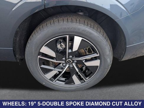 New 2026 Volvo XC60 B5 Plus w/ Protection Package Premier AWD/4WD image 32