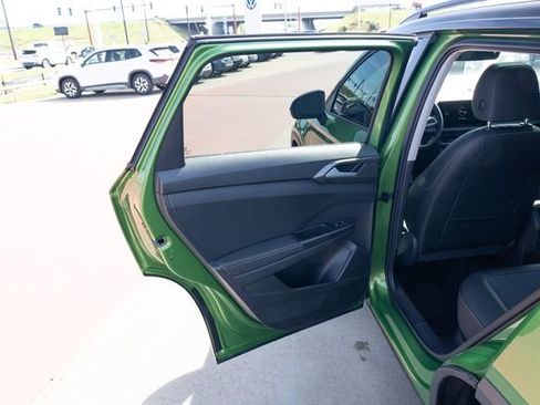 New 2026 Volkswagen Taos SE image 14