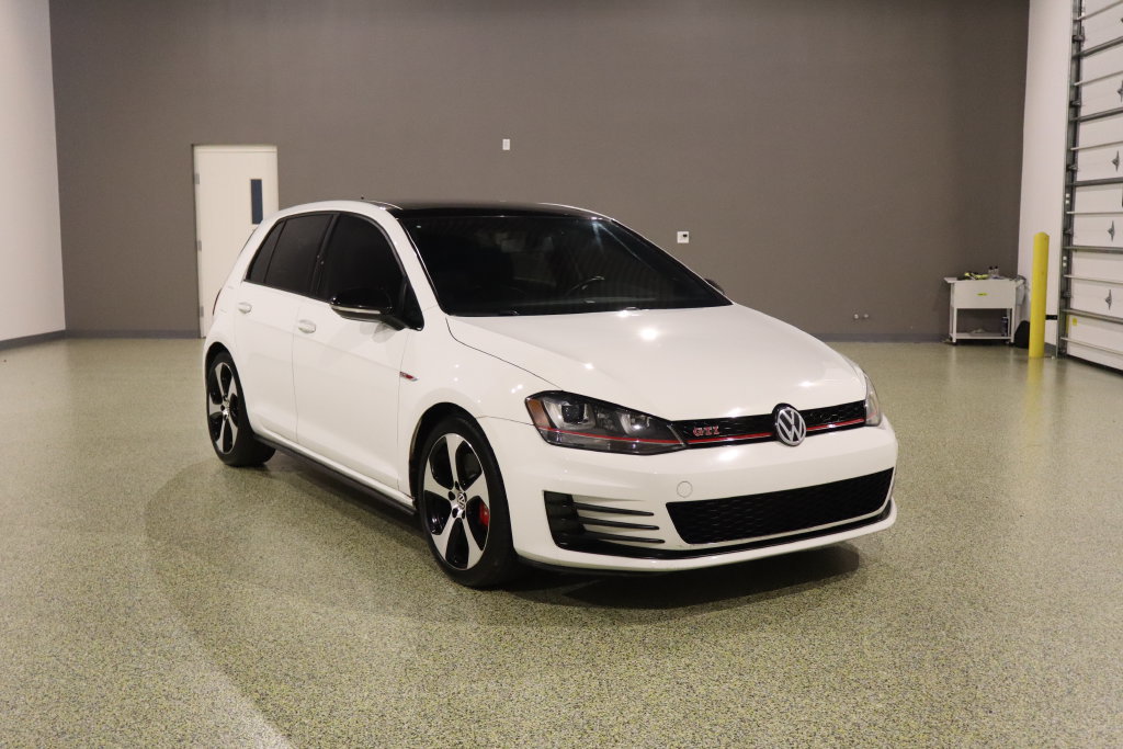 Used 2017 Volkswagen GTI SE FWD image 1