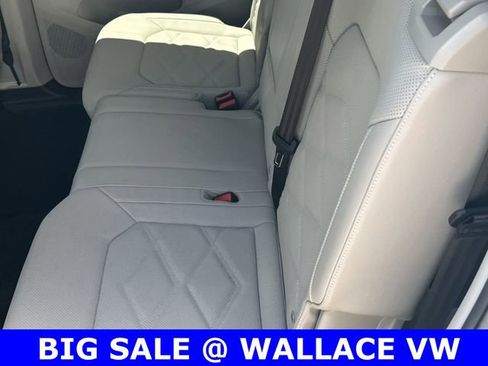 Certified 2025 Volkswagen Atlas SE FWD image 13