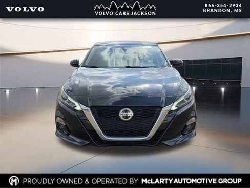 Used 2020 Nissan Altima 2.5 SV image 2