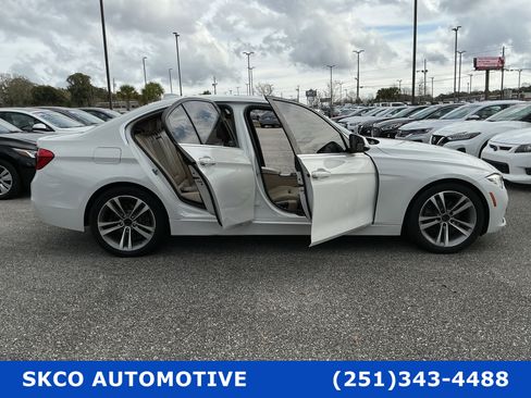 Used 2017 BMW 330i xDrive Sedan w/ Premium Package image 59