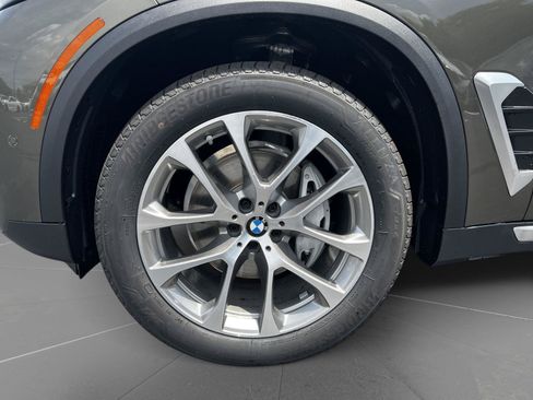 New 2026 BMW X5 xDrive40i w/ Climate Comfort Package AWD/4WD image 9