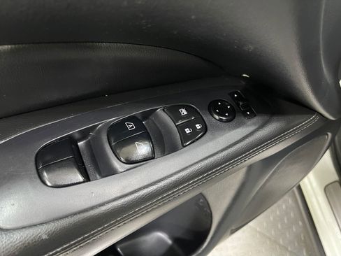 Used 2019 Nissan Pathfinder Platinum w/ Cargo Package image 16