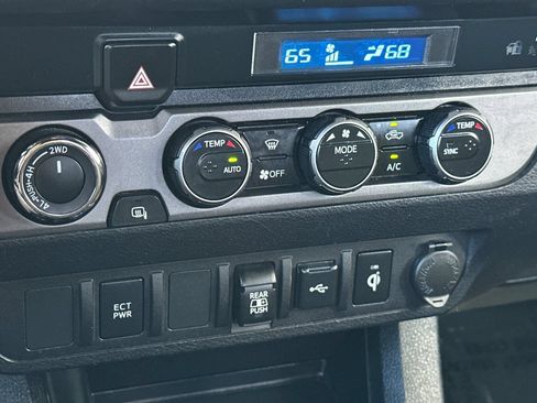 Used 2023 Toyota Tacoma TRD Sport AWD/4WD image 26