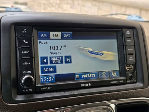 Used 2012 Chrysler Town & Country Touring-L w/ Entertainment Group #2 image 23