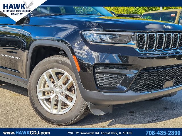 Certified 2025 Jeep Grand Cherokee Laredo X w/ Luxury Tech Group I AWD/4WD image 3