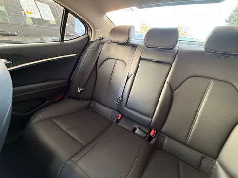 Used 2025 Genesis G70 2.5T image 40