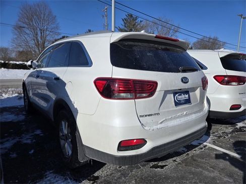 Used 2019 Kia Sorento LX w/ LX Convenience Package image 3