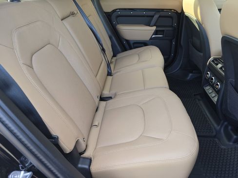 New 2025 Land Rover Defender 110 S image 32