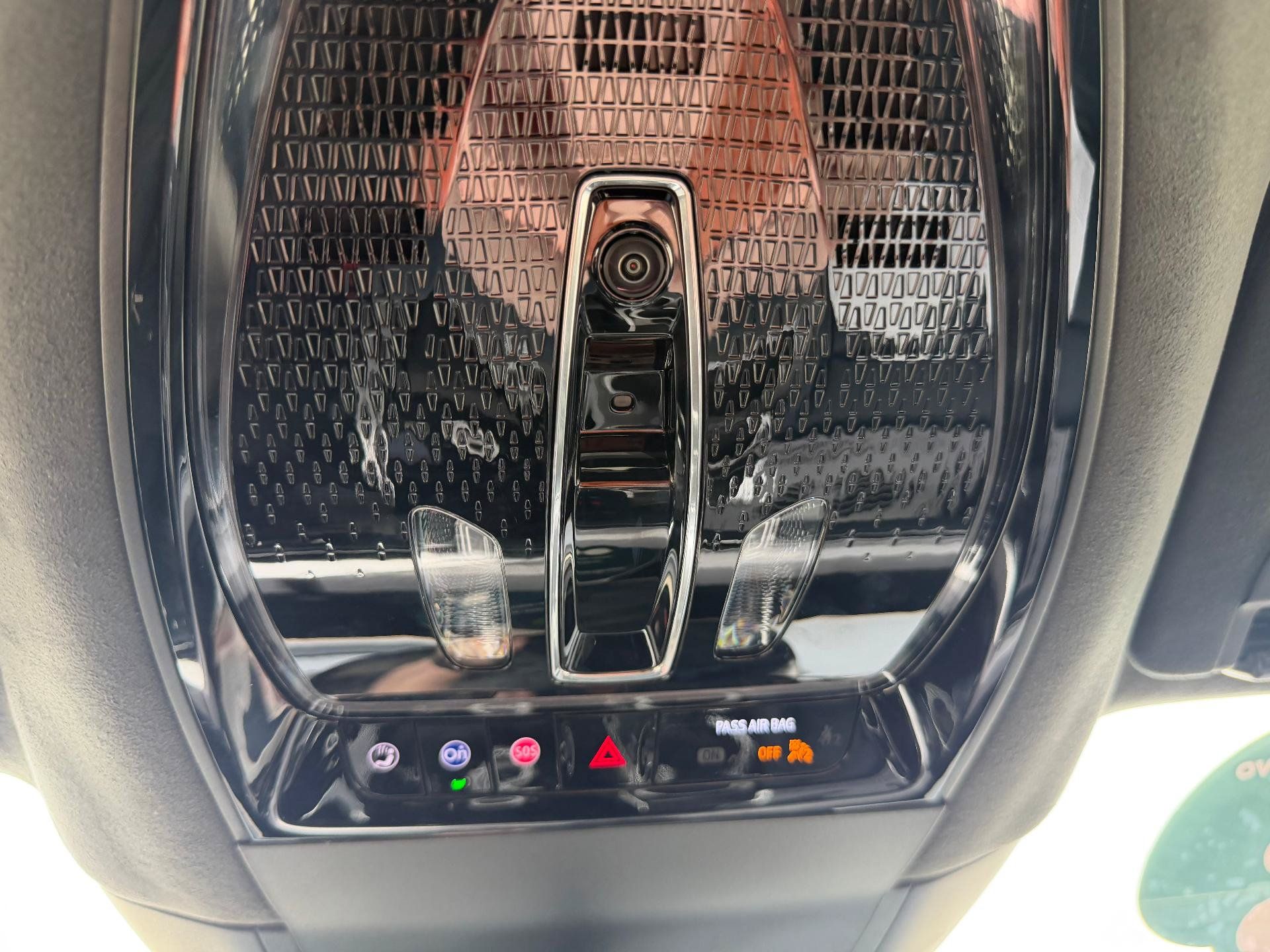 Certified 2025 Cadillac Escalade IQ Luxury 2 w/ LPO, Premium Carpet Package AWD/4WD image 32