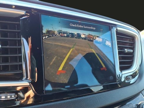 Used 2020 Chrysler Pacifica Touring-L Plus w/ S Appearance Package image 6