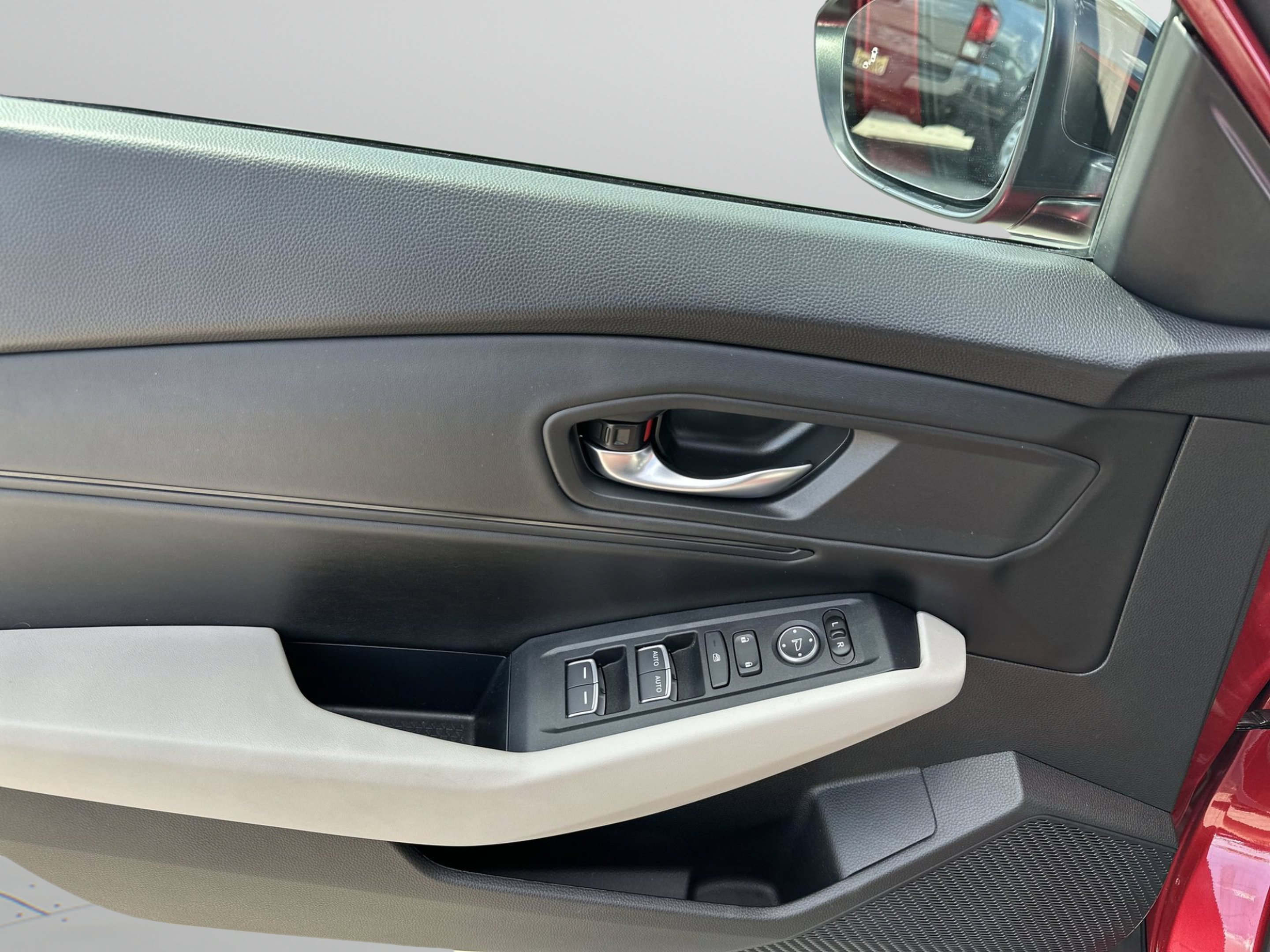 Used 2025 Honda Accord SE image 15