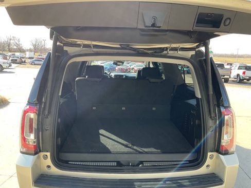 Used 2015 GMC Yukon XL SLT w/ Open Road Package AWD/4WD image 9