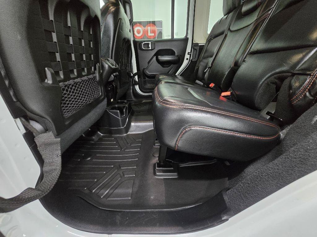 Used 2020 Jeep Wrangler Unlimited Rubicon w/ LED Lighting Group AWD/4WD image 13