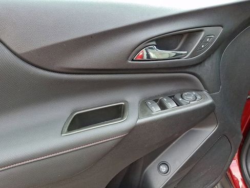 Used 2023 Chevrolet Equinox RS image 12